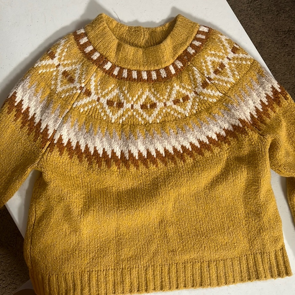 American Eagle Knitted Yellow Sweater